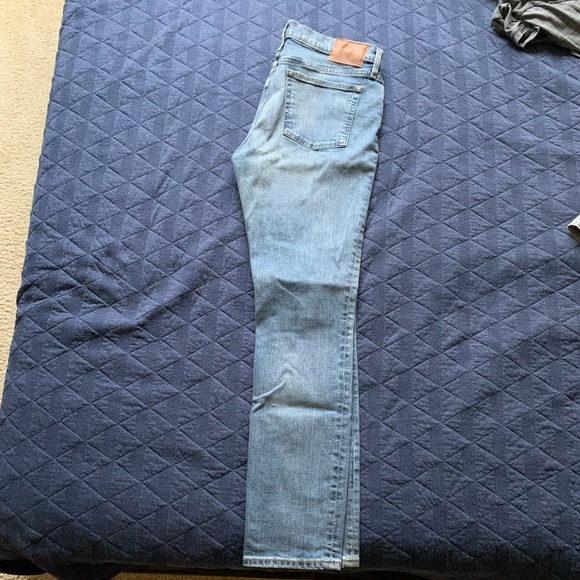 Madewell Skinny Jeans - Picture 2 of 3